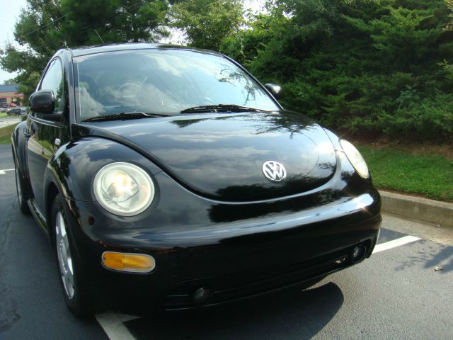 Volkswagen New Beetle 2000 photo 1