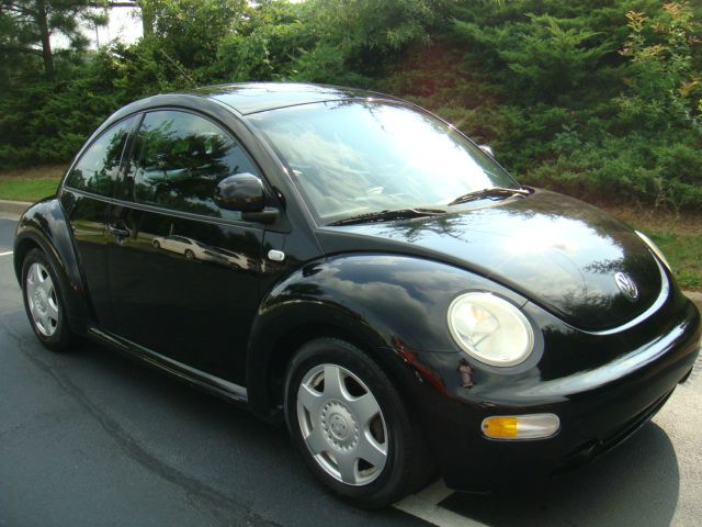 Volkswagen New Beetle 2000 photo 2