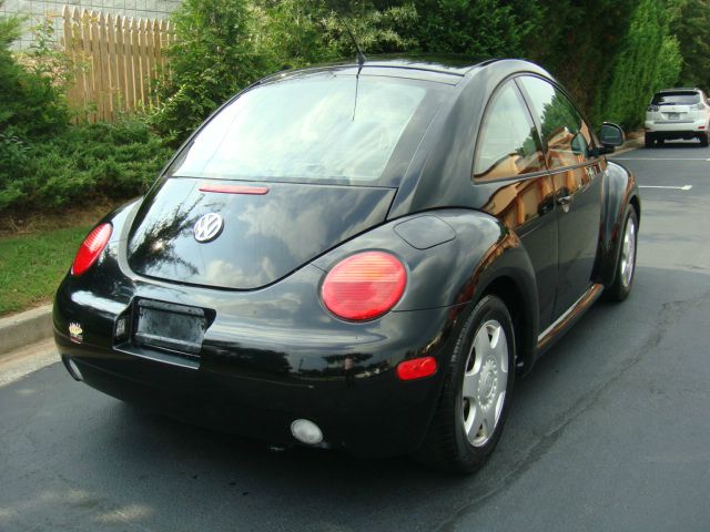 Volkswagen New Beetle 2000 photo 4