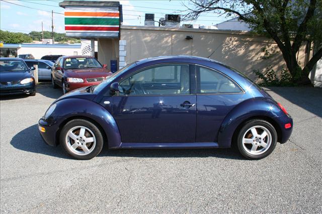 Volkswagen New Beetle 2000 photo 1