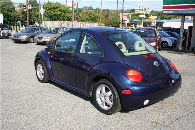 Volkswagen New Beetle 2000 photo 2