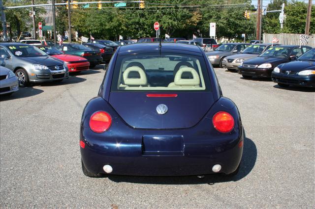 Volkswagen New Beetle 2000 photo 3