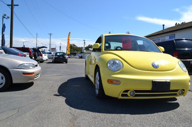 Volkswagen New Beetle 2000 photo 1