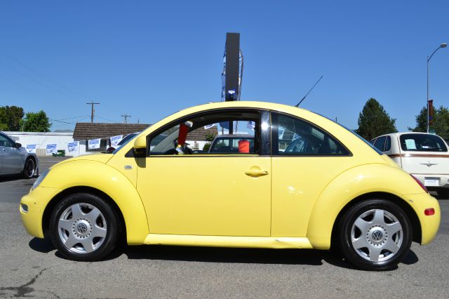 Volkswagen New Beetle 2000 photo 3