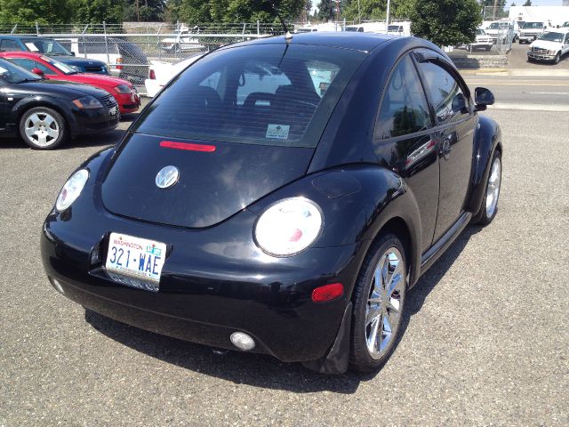 Volkswagen New Beetle 2000 photo 4