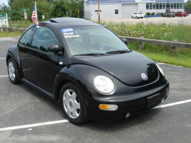 Volkswagen New Beetle 2000 photo 1