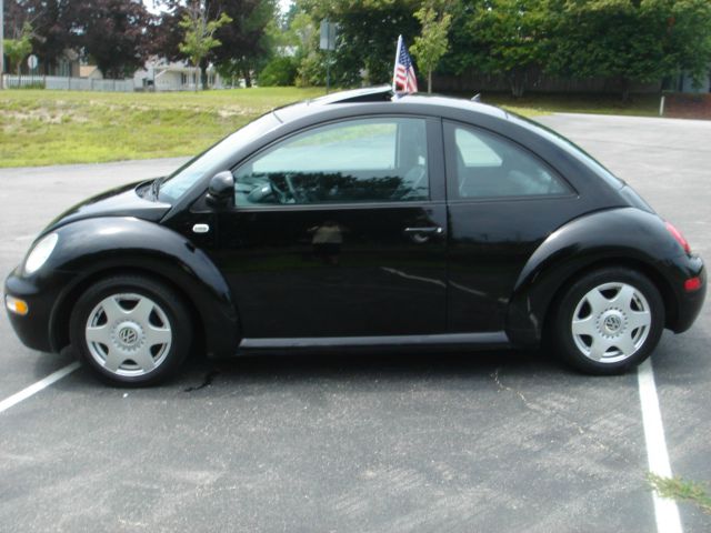 Volkswagen New Beetle 2000 photo 2