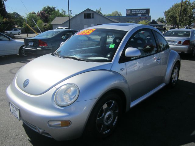 Volkswagen New Beetle 2000 photo 4