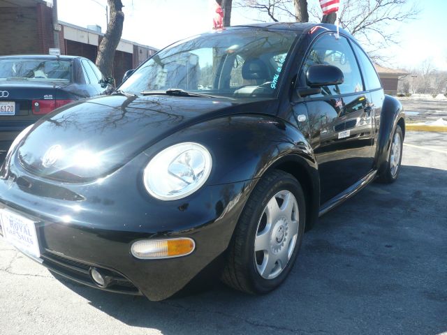 Volkswagen New Beetle 2000 photo 1