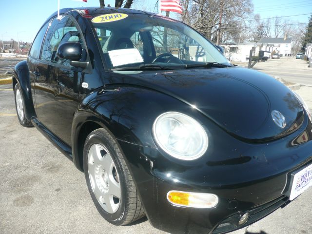 Volkswagen New Beetle 2000 photo 2