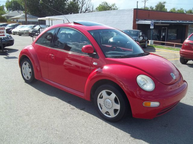 Volkswagen New Beetle 2000 photo 4