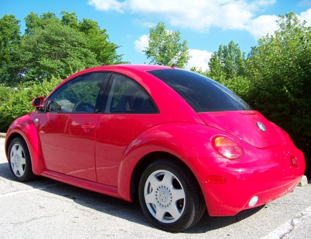 Volkswagen New Beetle 2000 photo 2