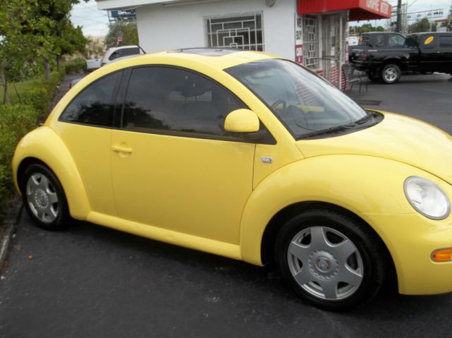 Volkswagen New Beetle 2000 photo 3