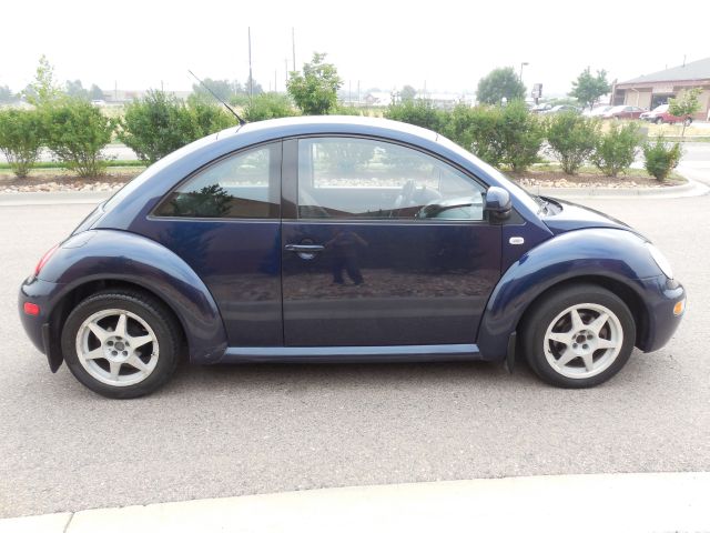 Volkswagen New Beetle 2000 photo 3