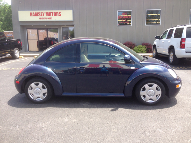 Volkswagen New Beetle 2000 photo 1