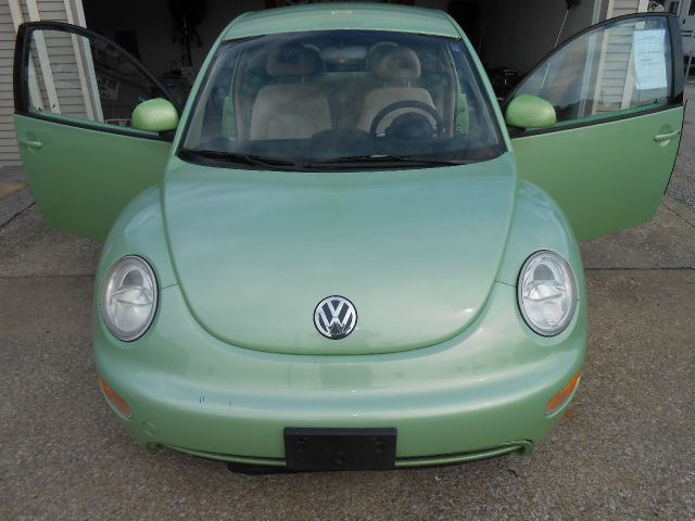 Volkswagen New Beetle 2000 photo 8