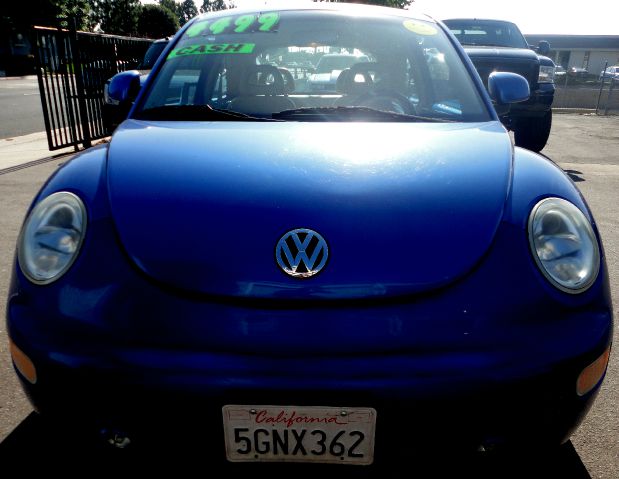 Volkswagen New Beetle 2000 photo 1