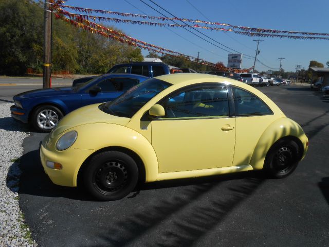 Volkswagen New Beetle 2000 photo 1