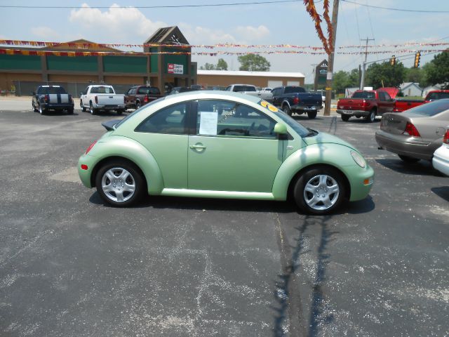 Volkswagen New Beetle 2000 photo 2