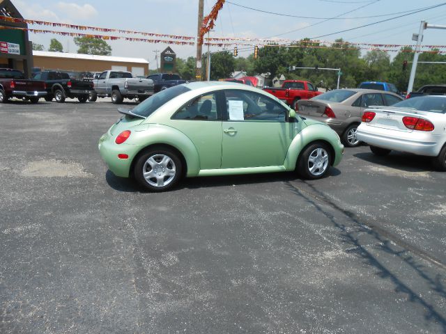 Volkswagen New Beetle 2000 photo 3