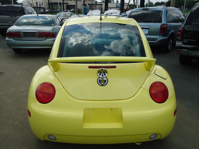 Volkswagen New Beetle 2000 photo 4