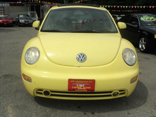 Volkswagen New Beetle 2000 photo 2