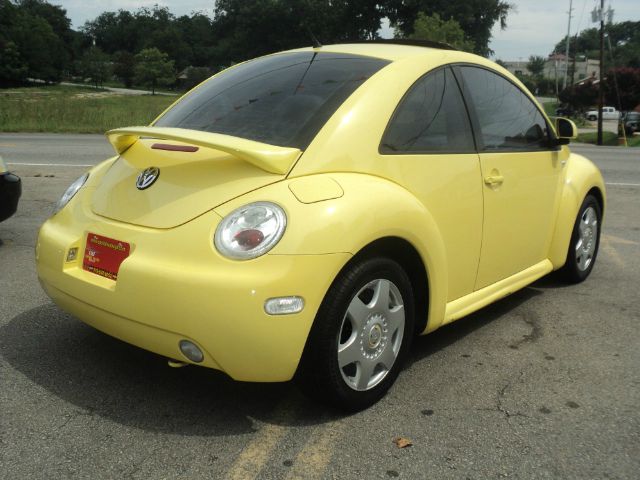 Volkswagen New Beetle 2000 photo 4