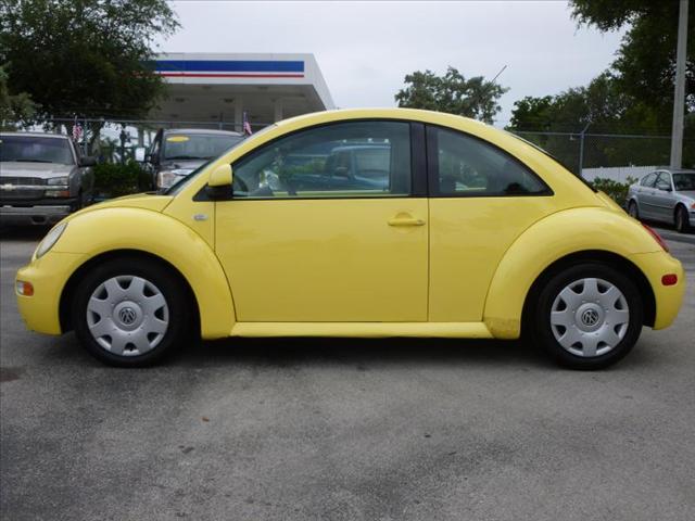 Volkswagen New Beetle 2000 photo 3