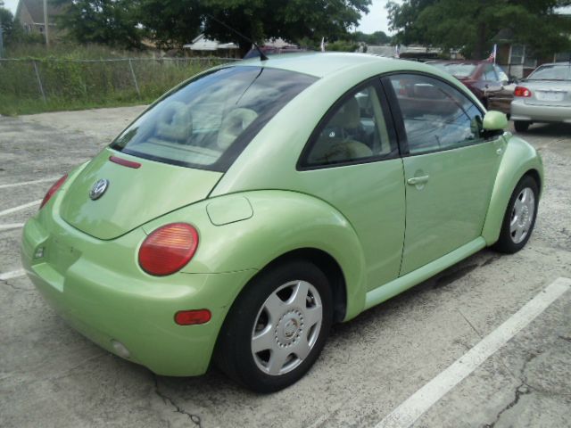 Volkswagen New Beetle 2000 photo 3