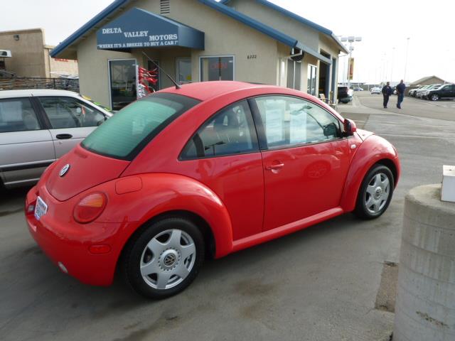 Volkswagen New Beetle 2000 photo 3