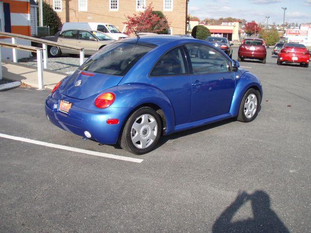 Volkswagen New Beetle 2000 photo 3