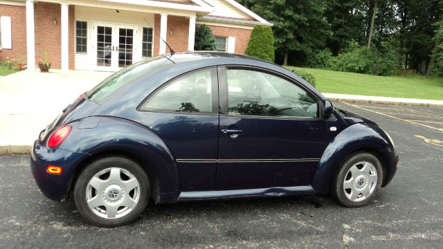 Volkswagen New Beetle 2000 photo 2