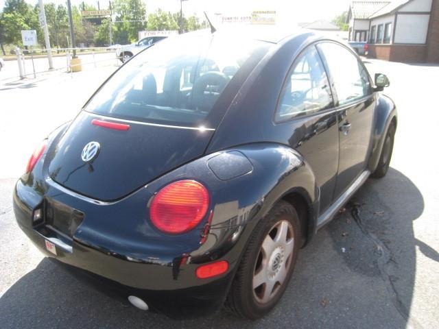 Volkswagen New Beetle FWD 4dr Sport Hatchback