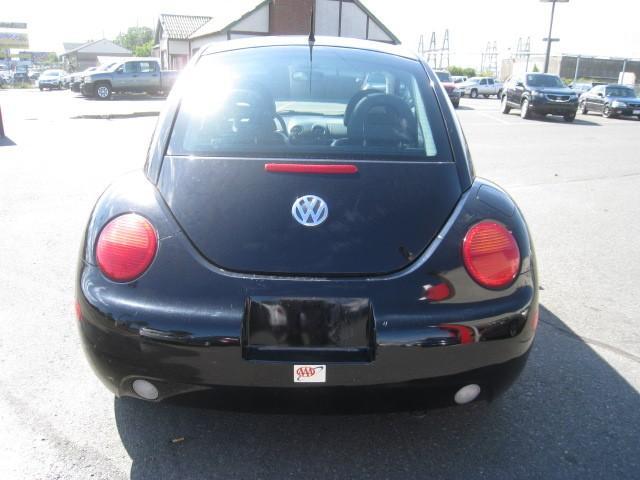 Volkswagen New Beetle 2000 photo 1