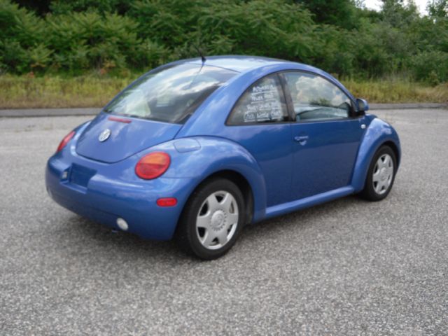 Volkswagen New Beetle 2000 photo 1