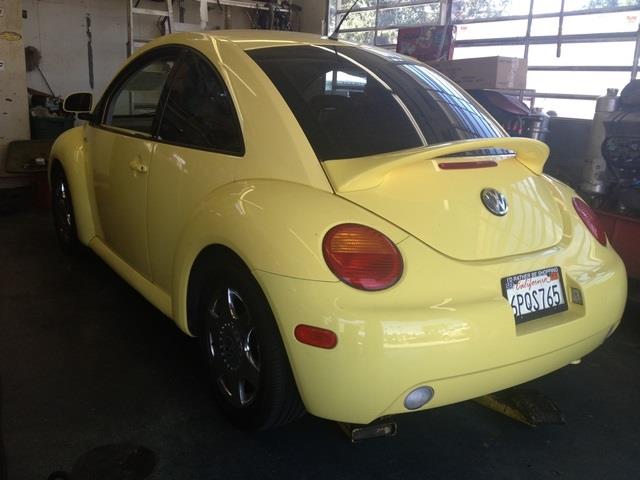 Volkswagen New Beetle 2000 photo 1