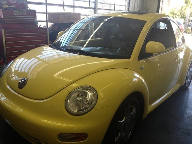 Volkswagen New Beetle 2000 photo 2