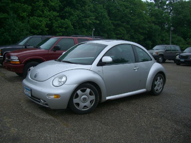 Volkswagen New Beetle 2000 photo 2