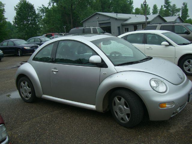 Volkswagen New Beetle 2000 photo 3