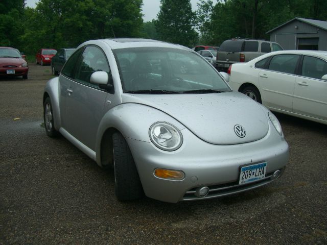 Volkswagen New Beetle 2000 photo 4