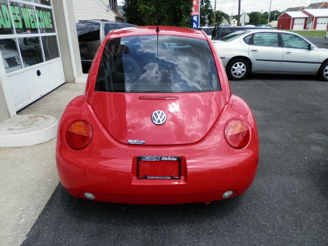 Volkswagen New Beetle 2000 photo 9