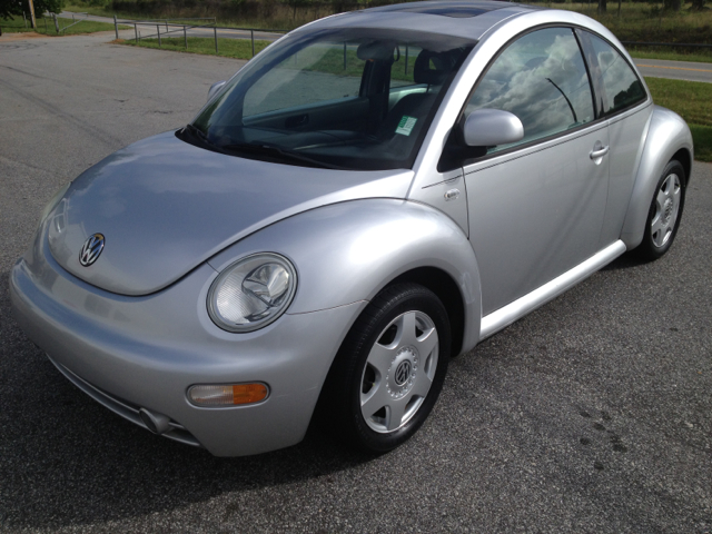 Volkswagen New Beetle 2000 photo 15