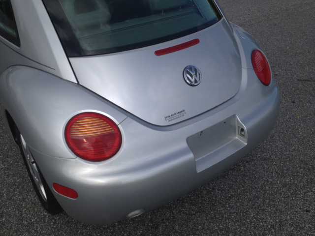 Volkswagen New Beetle 2000 photo 6