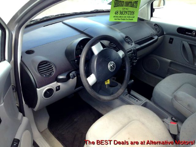 Volkswagen New Beetle 2000 photo 3