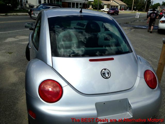 Volkswagen New Beetle 2000 photo 4