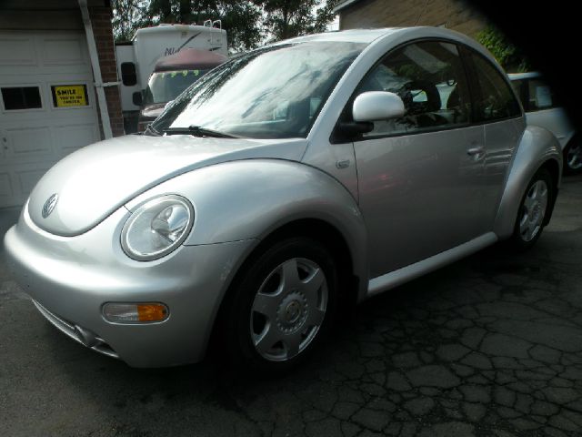 Volkswagen New Beetle 2000 photo 4