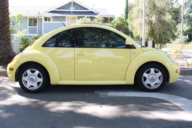 Volkswagen New Beetle 2000 photo 2