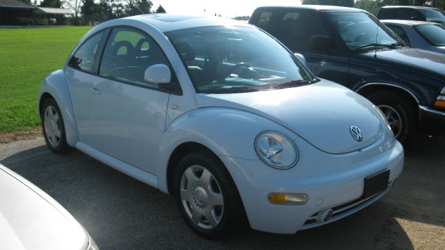 Volkswagen New Beetle 2000 photo 2