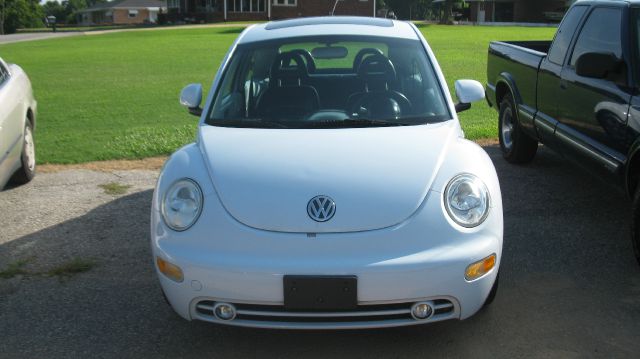 Volkswagen New Beetle 2000 photo 4