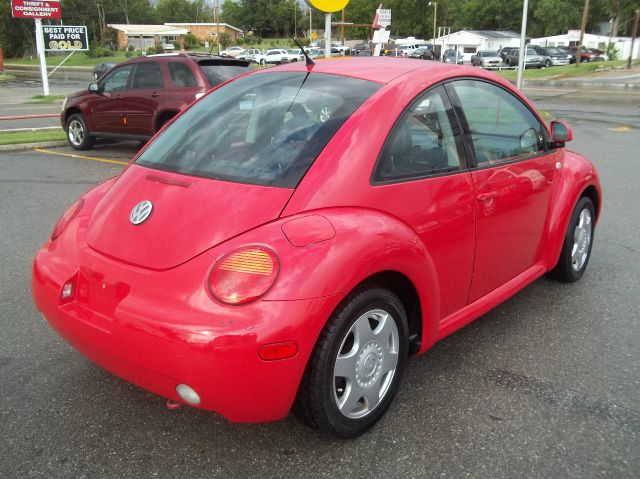 Volkswagen New Beetle 2000 photo 4